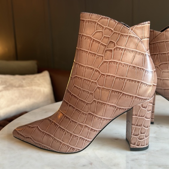 NWOT Marc Fisher Booties - Picture 6 of 8